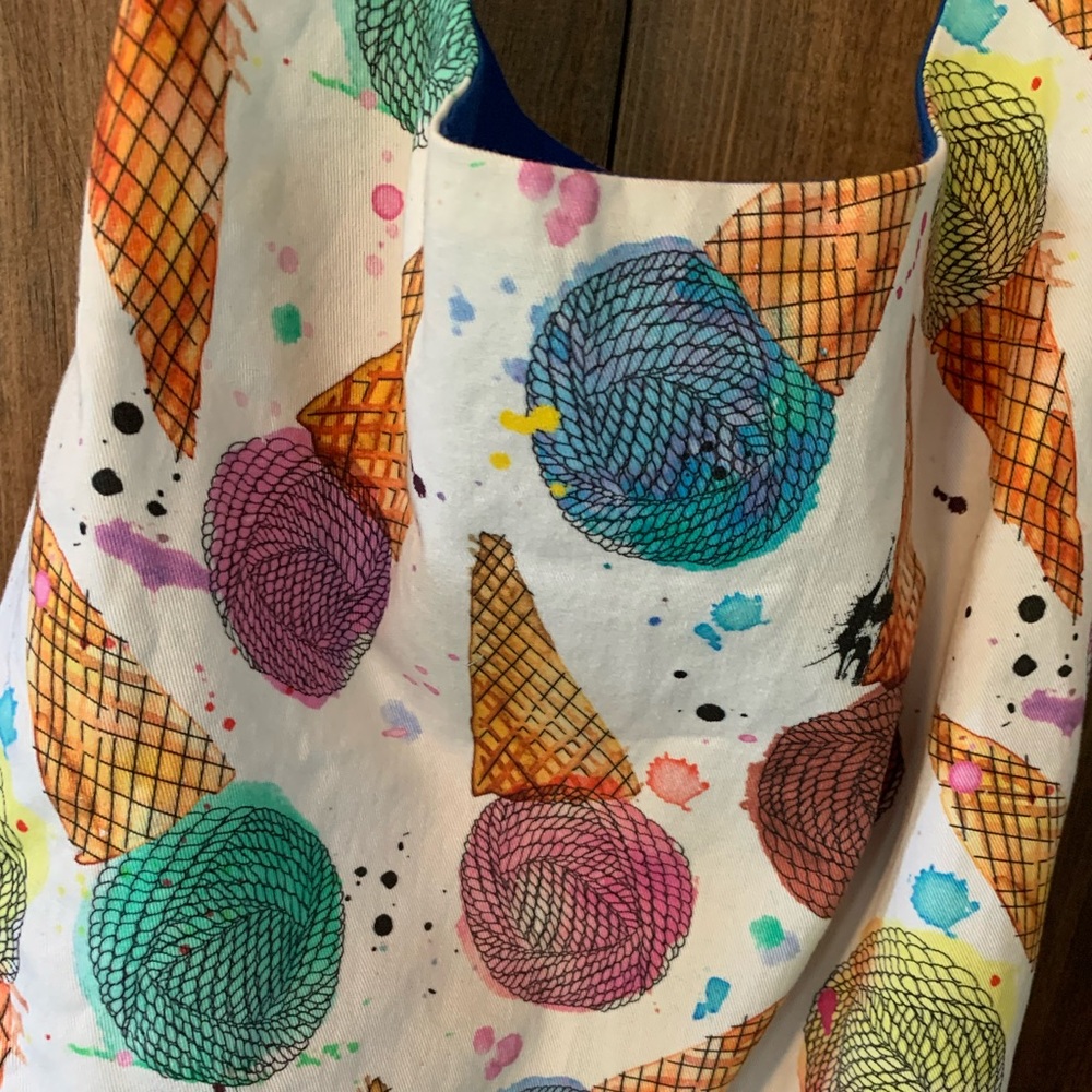 Crossbody ice cream themed hobo bag with handcrafted turtle necklace! - Picture 5 of 10